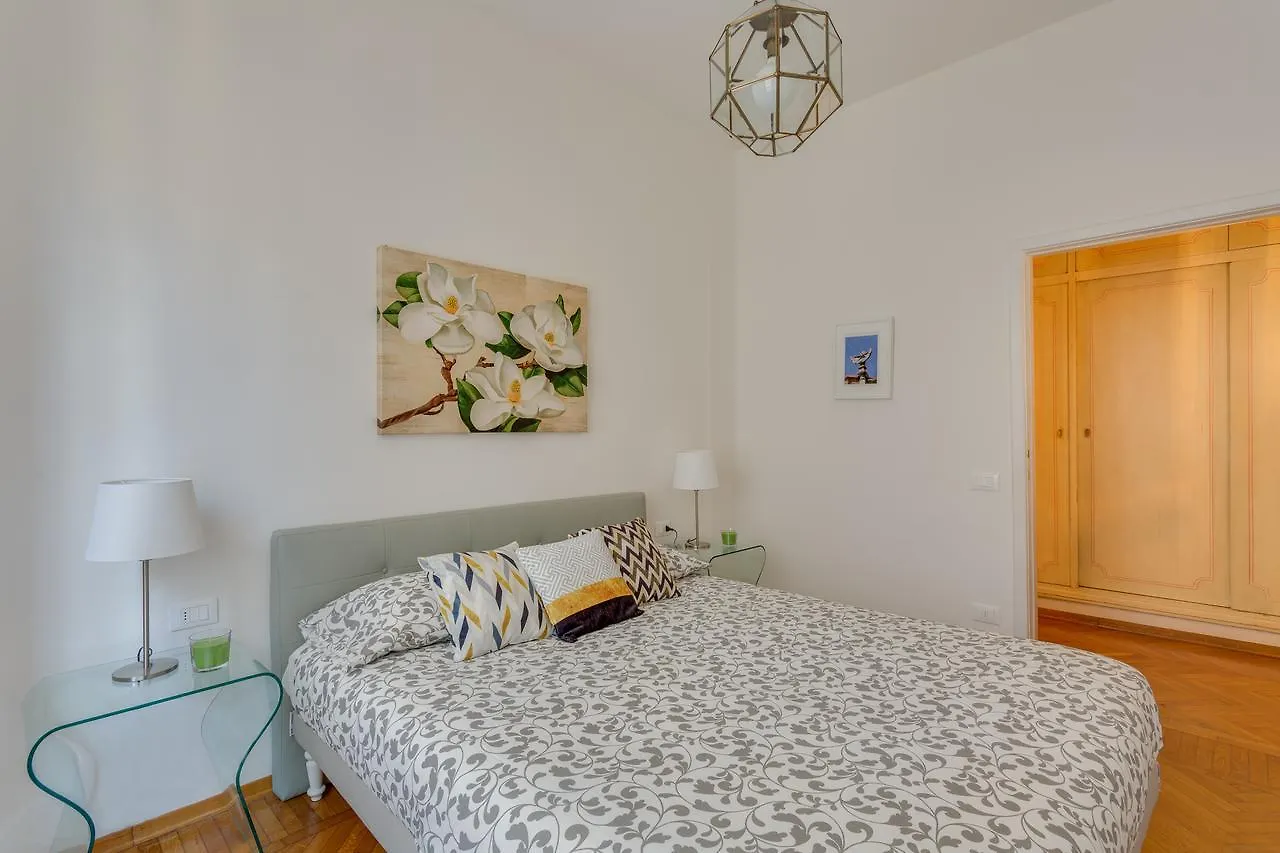 Piazza Santa Felicita Apartment Florence