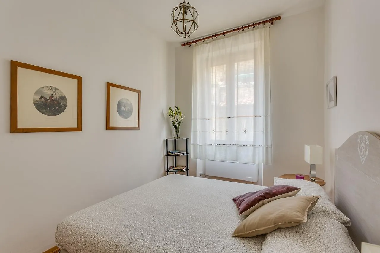 Piazza Santa Felicita Apartment Florence