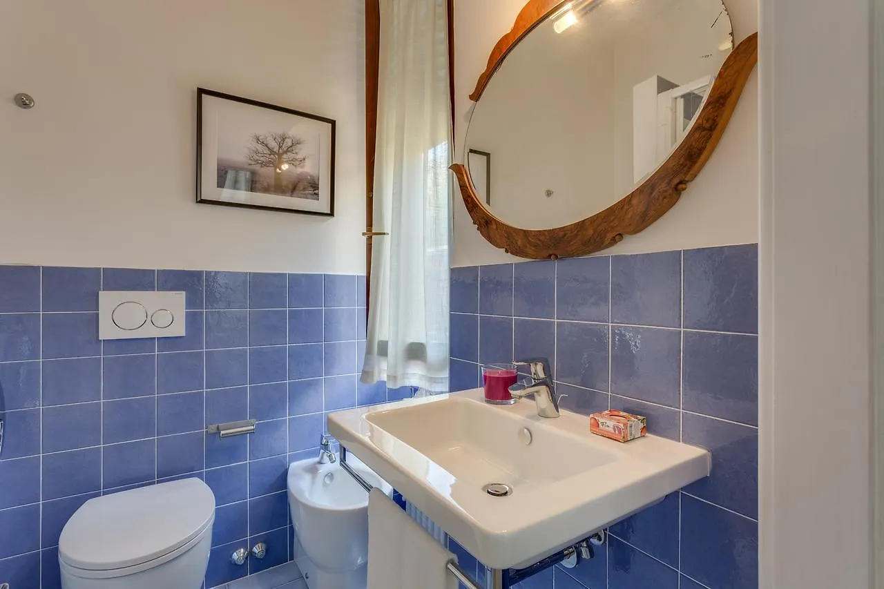 Piazza Santa Felicita Apartment Florence Italy